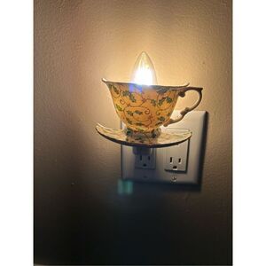 Holly Berry Teacup/teapot Night Light (8779)
